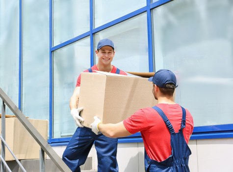 Short-term storage units in Westbrompton for flexible temporary use